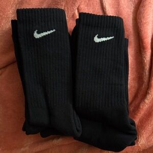 Nike Black Athletic Crew Socks (6 Pairs) NWOT men’s 8-12 or women’s 10-13